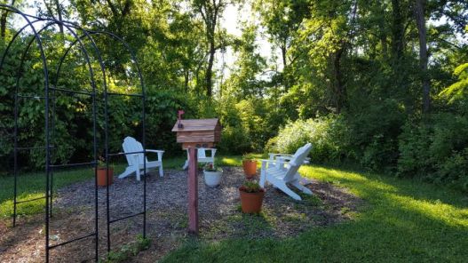 seating area FIG (003)